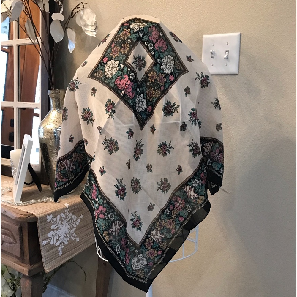 Silken Polyester by Berkshire 31 x 30 1/2